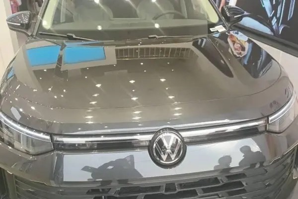 فولکس، تایرون L