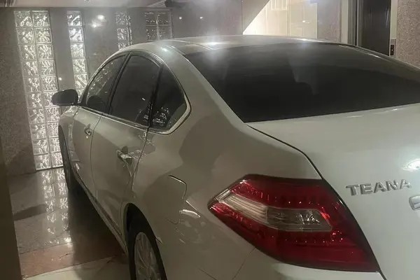 نیسان، تی ینا