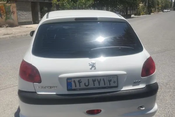 پژو، 206