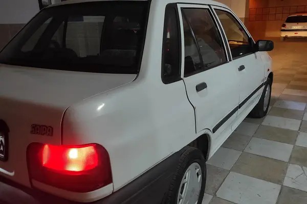 پراید، صندوق دار