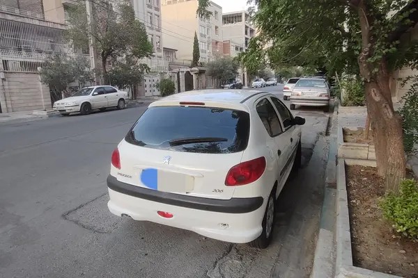 پژو، 206