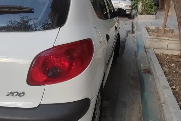 پژو، 206