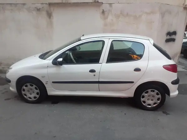 پژو، 206