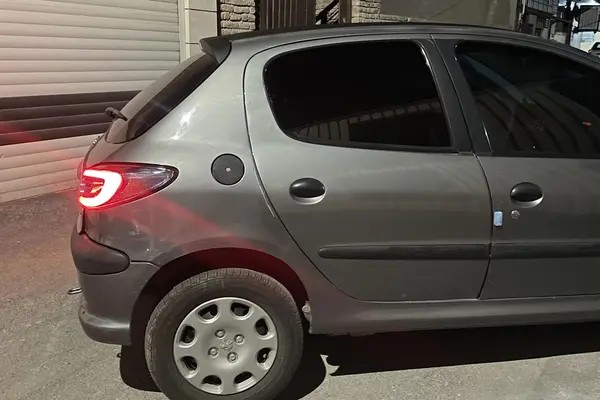 پژو، 206