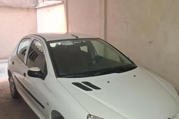 پژو، 206