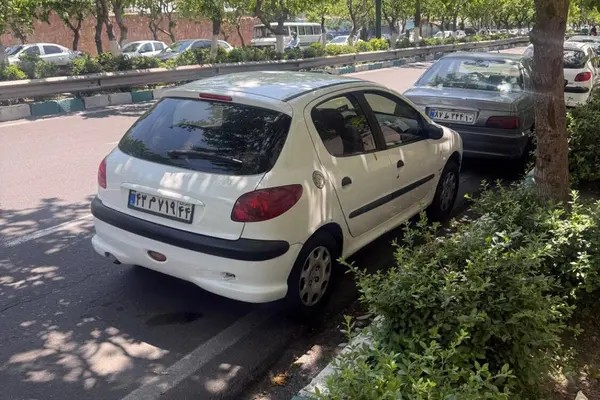 پژو، 206
