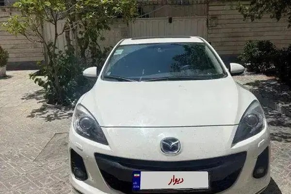 مزدا، 3 نیو صندوق دار