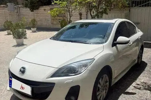 مزدا، 3 نیو صندوق دار