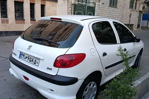 پژو، 206