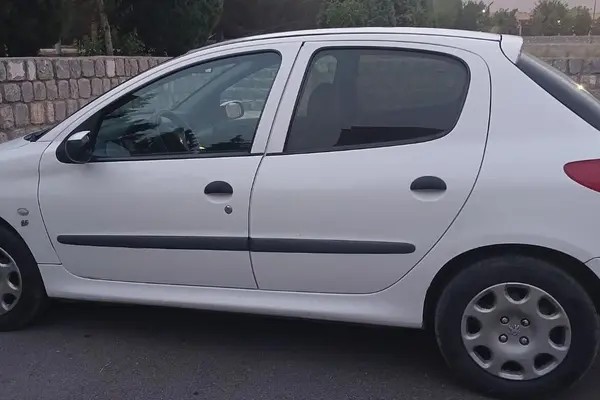 پژو، 206