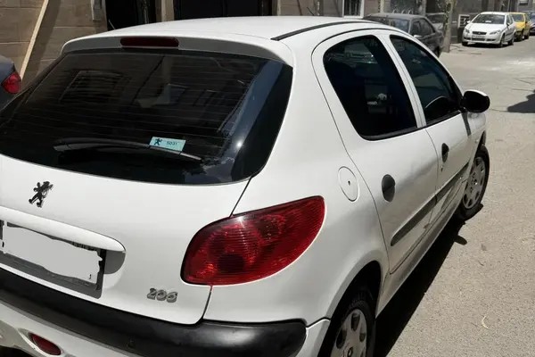 پژو، 206