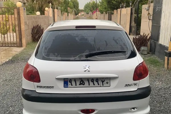پژو، 206