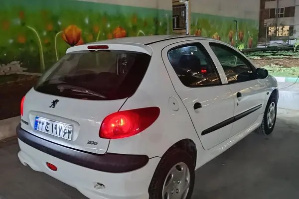 پژو، 206