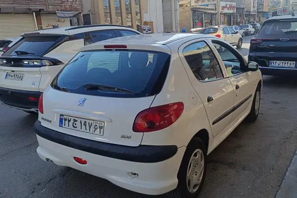 پژو، 206