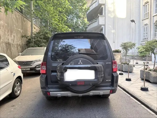 میتسوبیشی، پاجرو چهار در