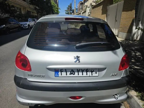 پژو، 206