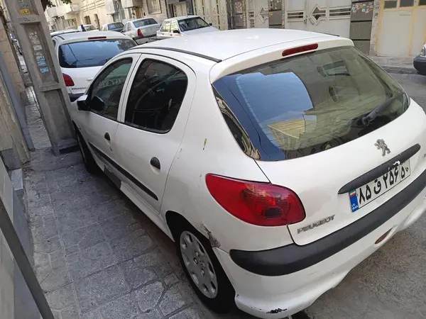 پژو، 206