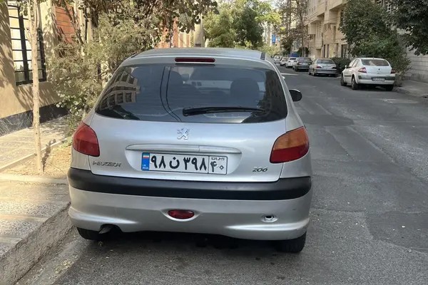 پژو، 206