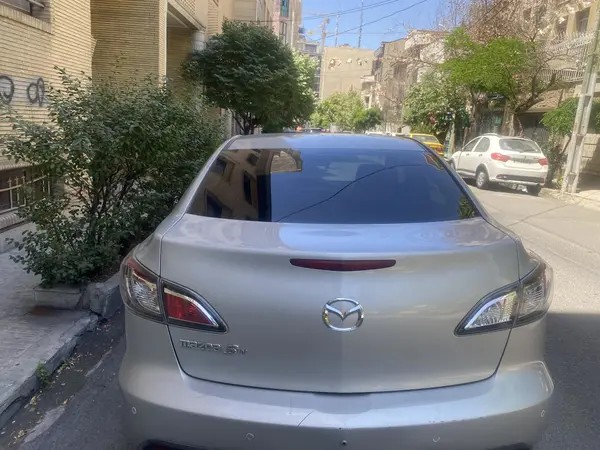 مزدا، 3 نیو صندوق دار