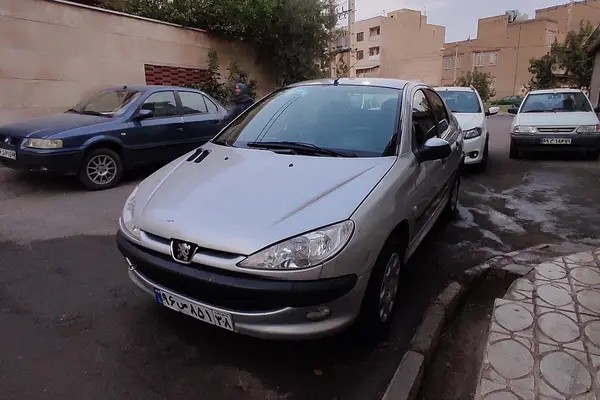 پژو، 206