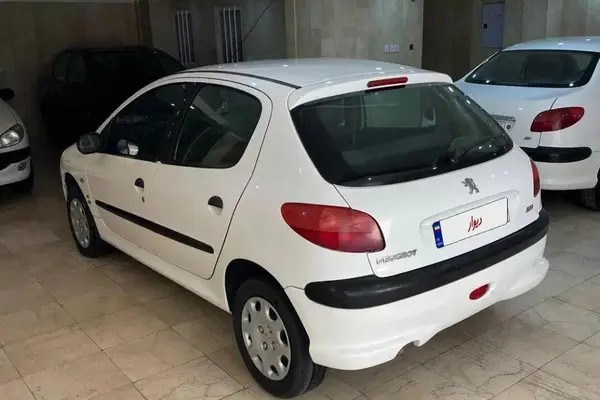 پژو، 206