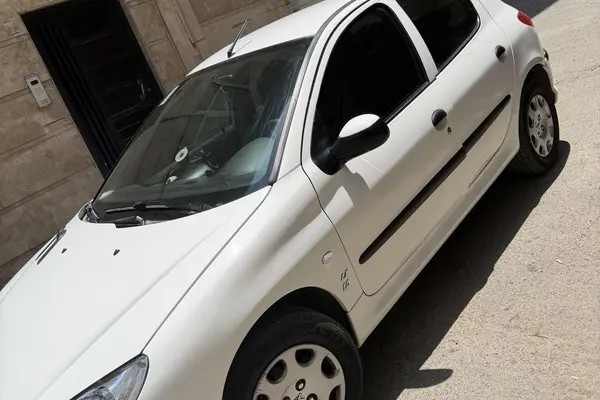 پژو، 206