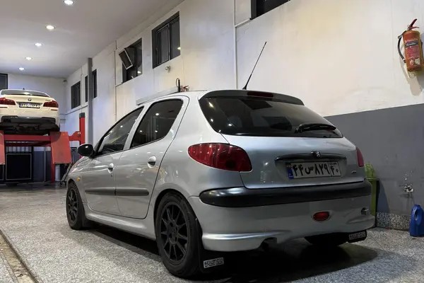 پژو، 206