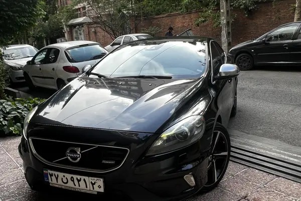 ولوو، V40