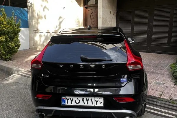ولوو، V40