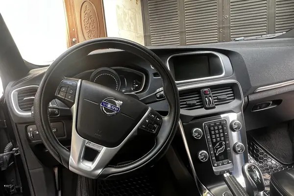 ولوو، V40