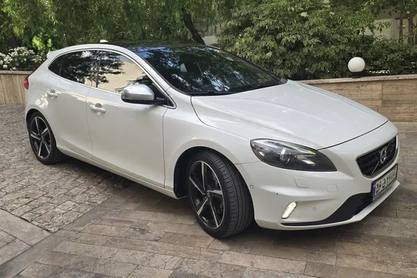 ولوو، V40