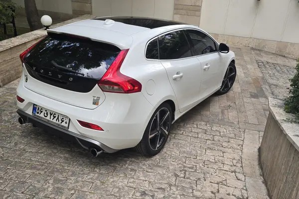 ولوو، V40