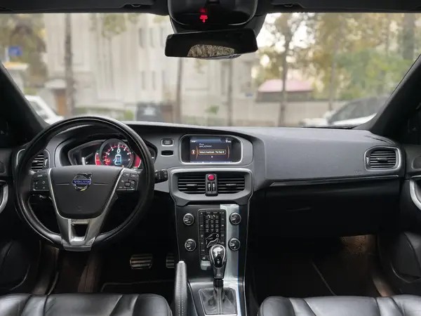 ولوو، V40