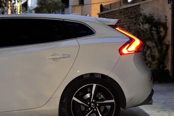ولوو، V40
