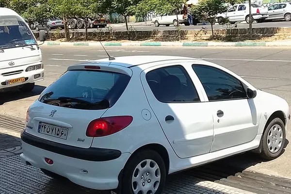 پژو، 206