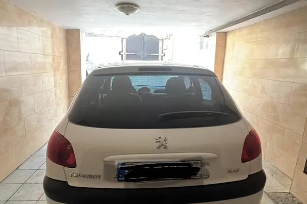 پژو، 206