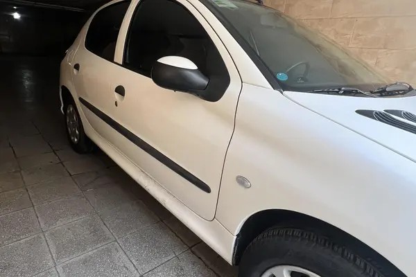 پژو، 206