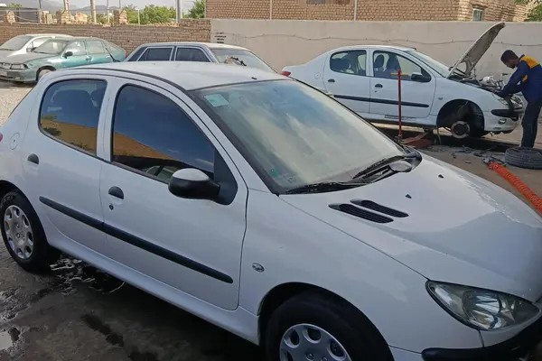پژو، 206