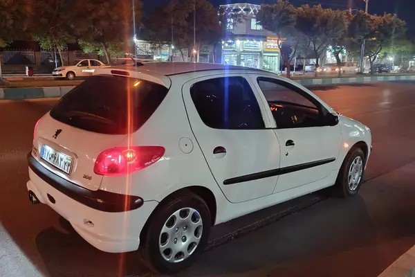 پژو، 206