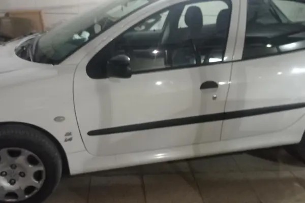 پژو، 206