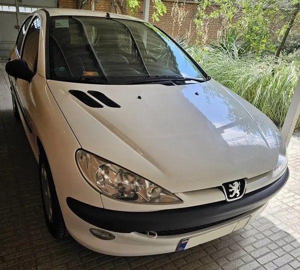 پژو، 206