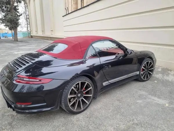 پورشه، 911