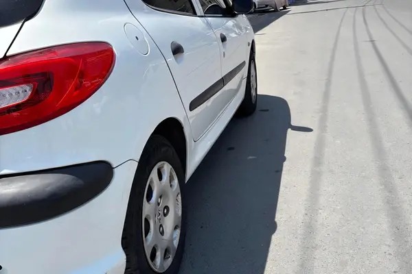 پژو، 206