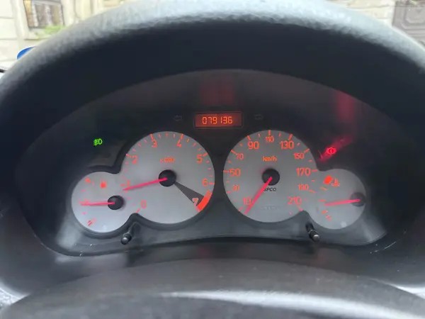 پژو، 206