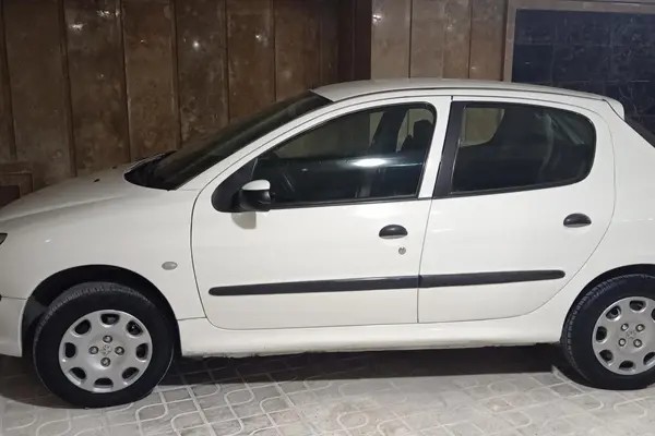 پژو، 206