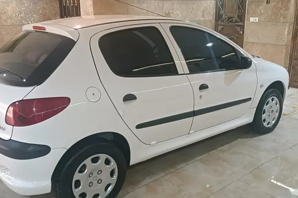 پژو، 206