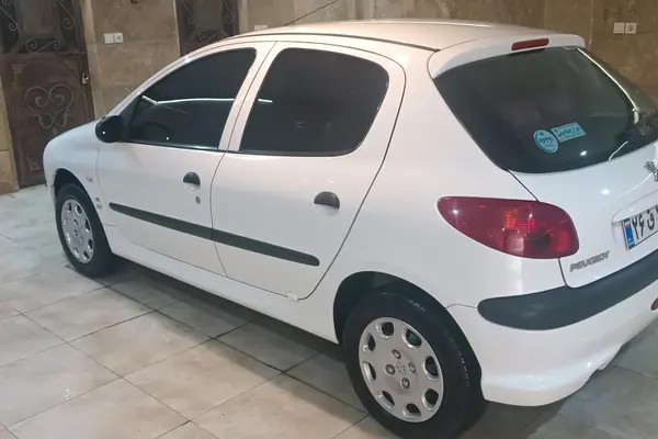 پژو، 206