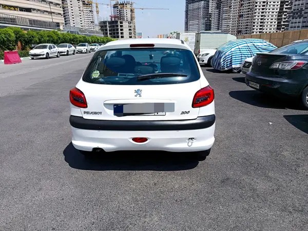 پژو، 206