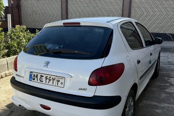 پژو، 206