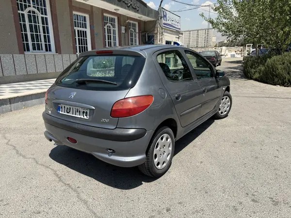پژو، 206